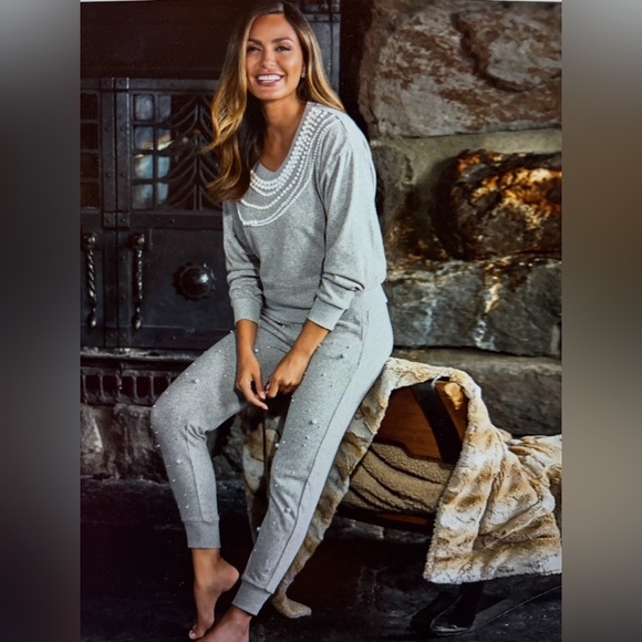 Boston Proper Pants - 🆕Boston Proper Gray Pearl Embellished Jogger Set🩶